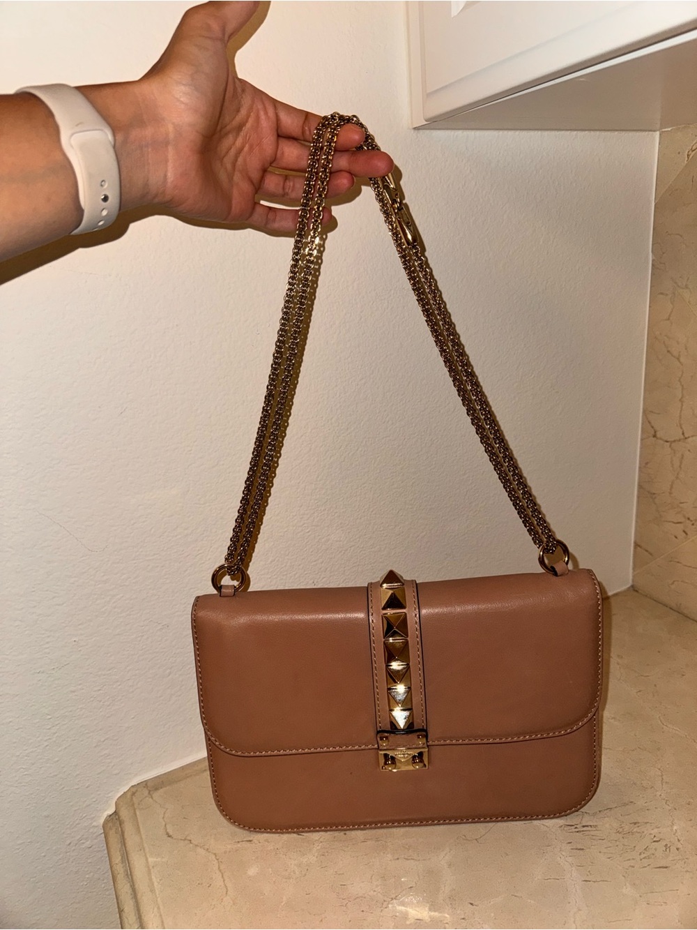 Valentino Garavani Beige Leather Shoulder Bag with Gold Studs and Chain